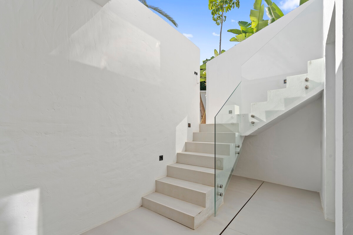 4 Bed, 4 Bath, ApartmentFor Sale, Estepona, Malaga