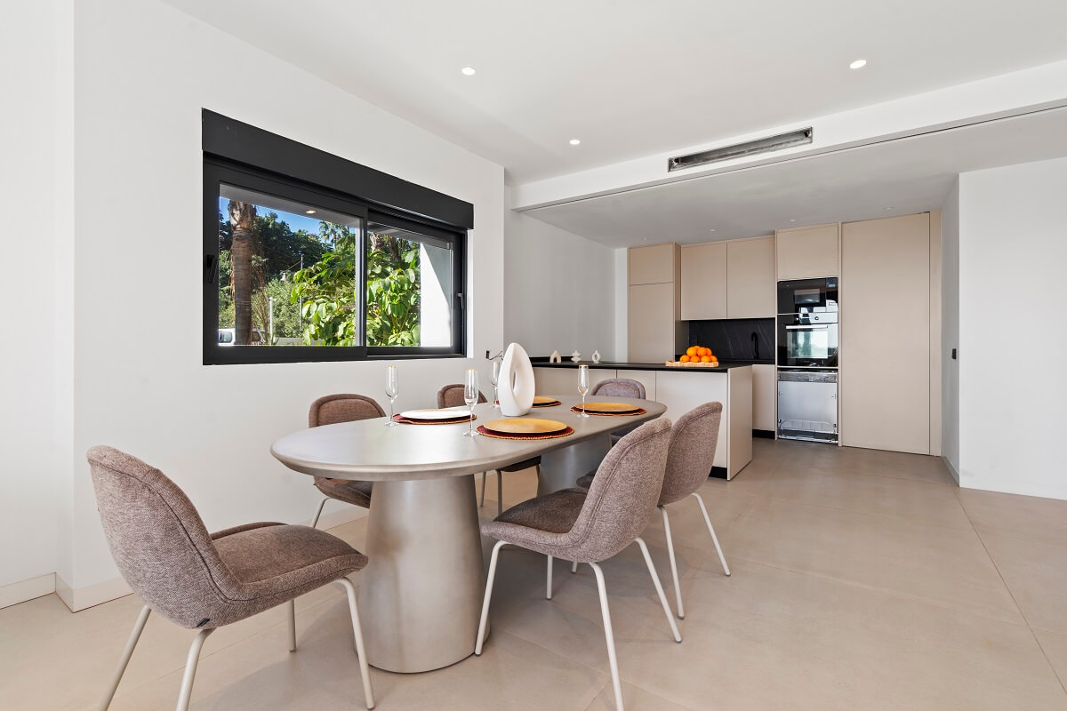 4 Bed, 4 Bath, ApartmentFor Sale, Estepona, Malaga