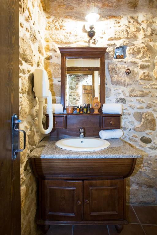 2 Bed, 1 Bath, HouseFor Sale, Heraklion, Crete