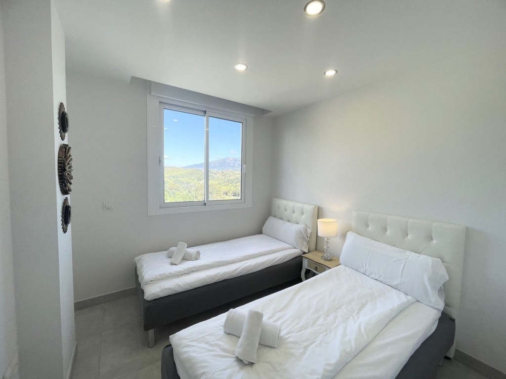 3 Bed, 2 Bath, ApartmentFor Sale, La Cala de Mijas, Malaga