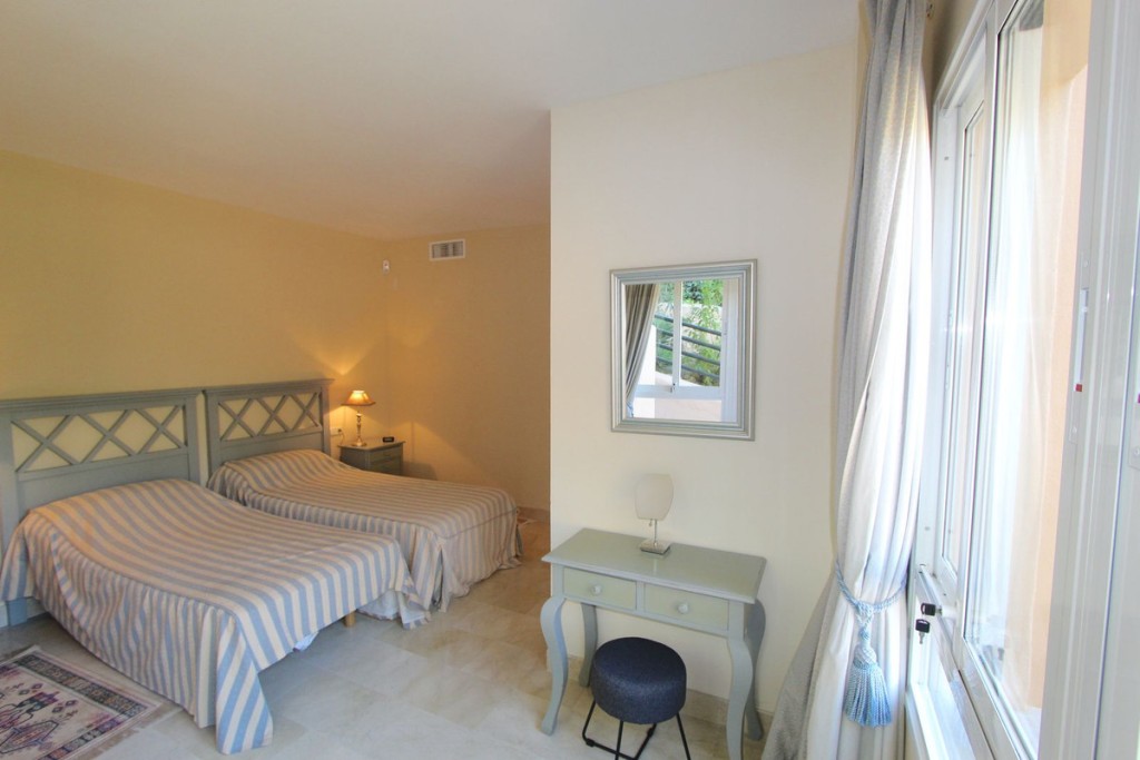 3 Bed, 2 Bath, ApartmentFor Sale, Elviria, Malaga