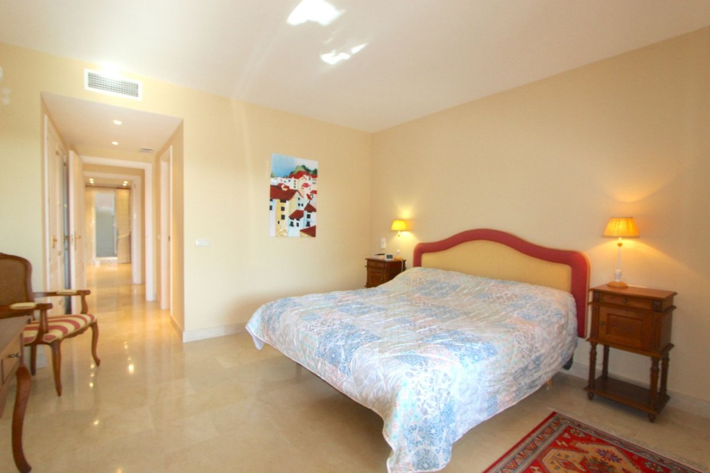 3 Bed, 2 Bath, ApartmentFor Sale, Elviria, Malaga