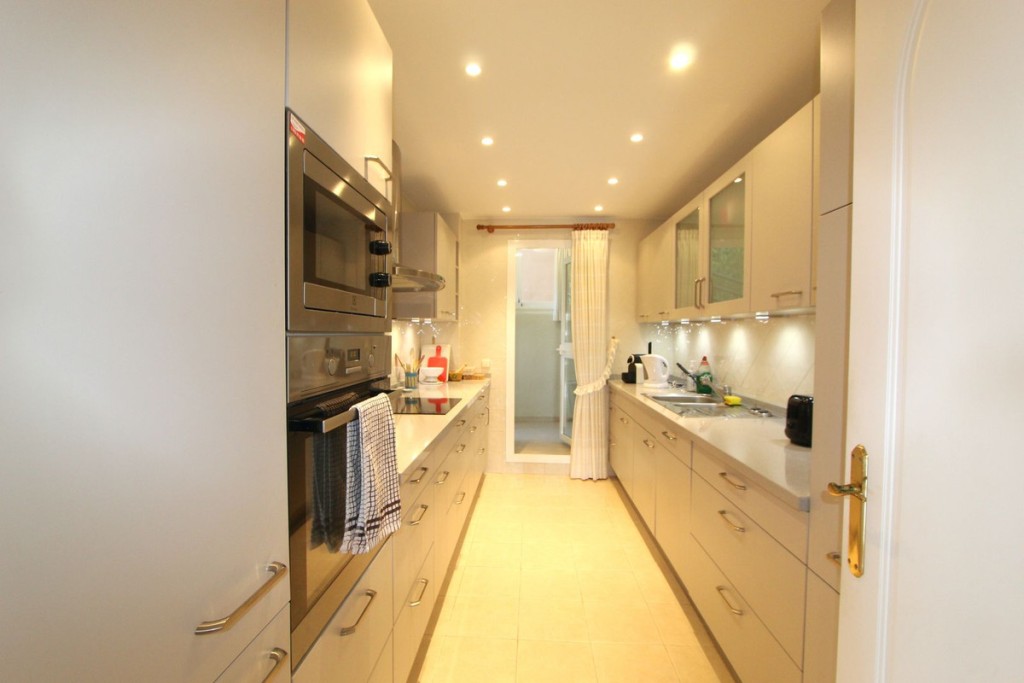 3 Bed, 2 Bath, ApartmentFor Sale, Elviria, Malaga