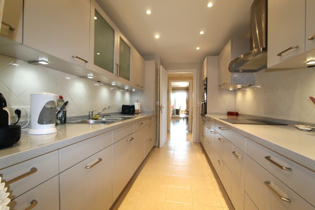 3 Bed, 2 Bath, ApartmentFor Sale, Elviria, Malaga