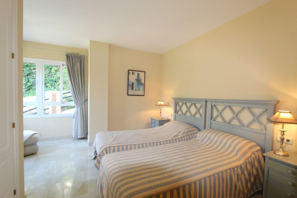 3 Bed, 2 Bath, ApartmentFor Sale, Elviria, Malaga