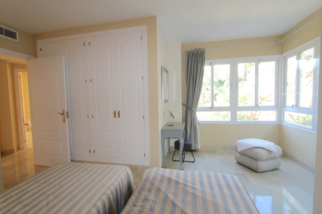 3 Bed, 2 Bath, ApartmentFor Sale, Elviria, Malaga