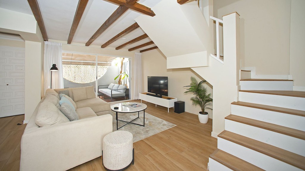 4 Bed, 2 Bath, HouseFor Sale, Nueva Andalucia, Malaga