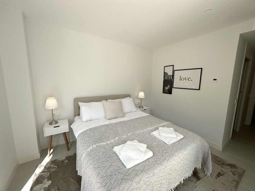 3 Bed, 2 Bath, ApartmentFor Sale, Fuengirola, Malaga