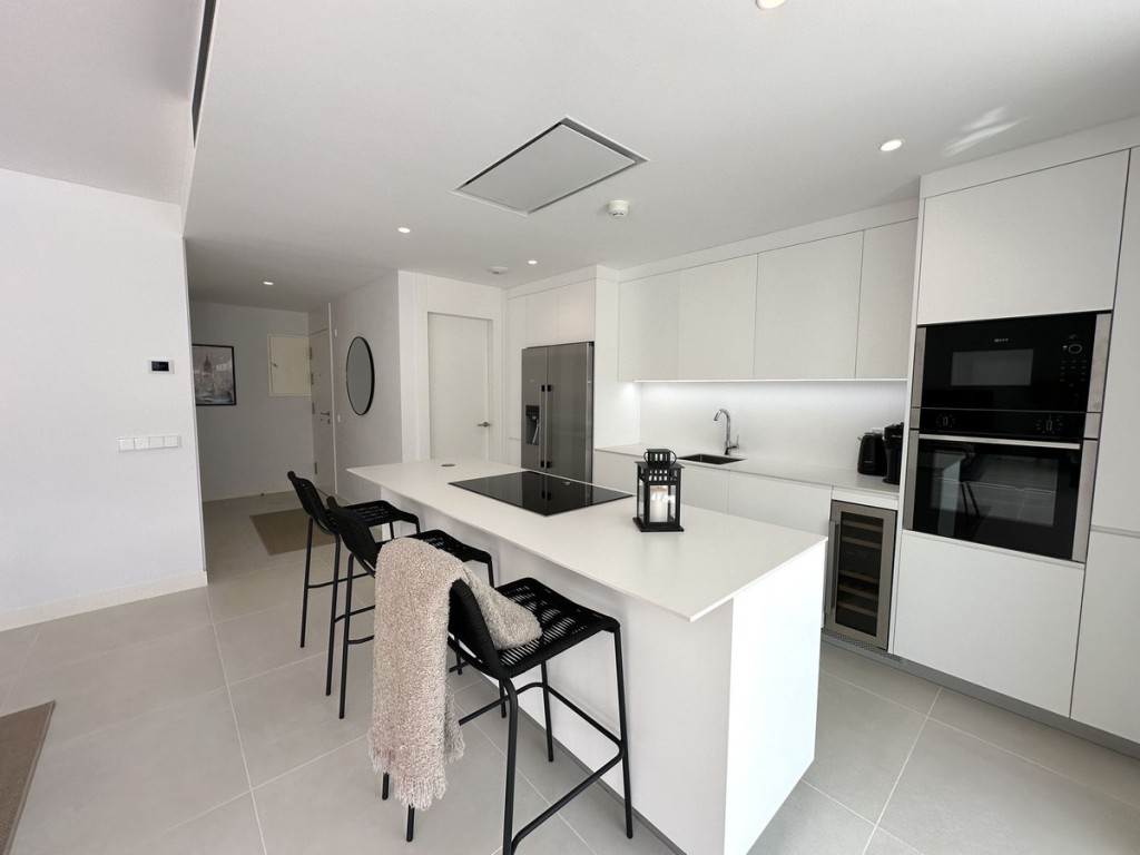 3 Bed, 2 Bath, ApartmentFor Sale, Fuengirola, Malaga