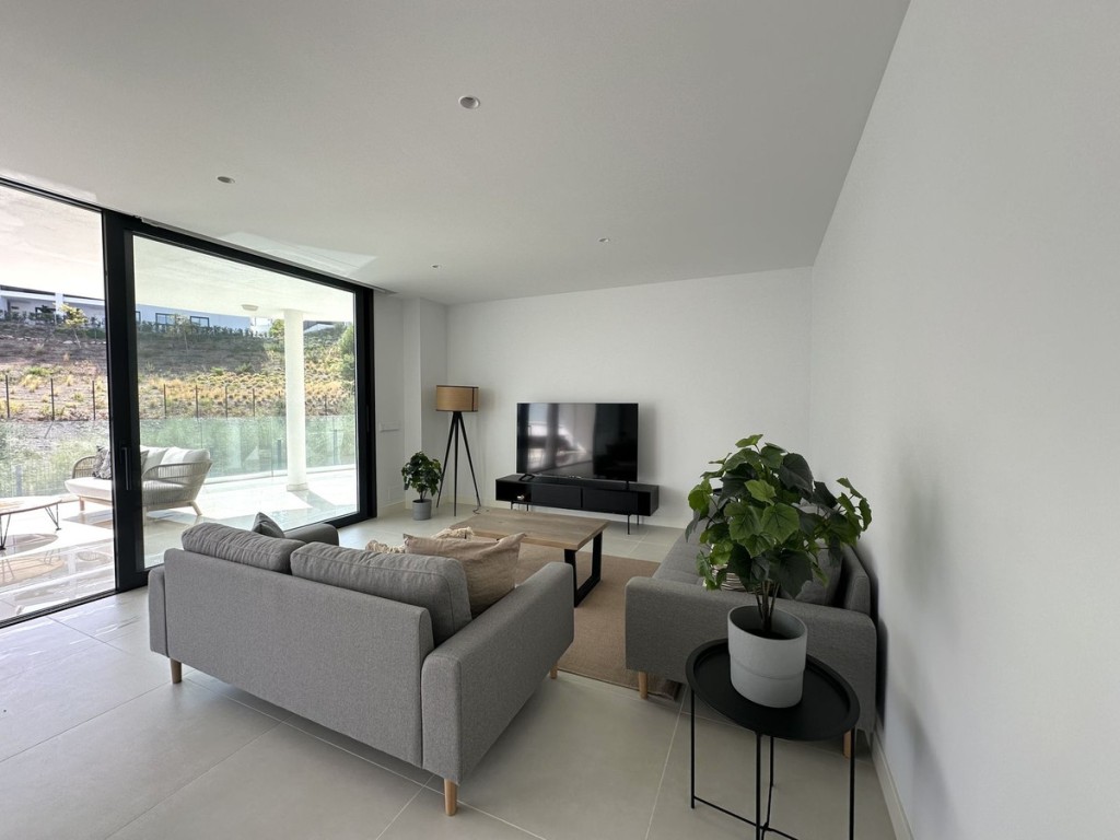 3 Bed, 2 Bath, ApartmentFor Sale, Fuengirola, Malaga