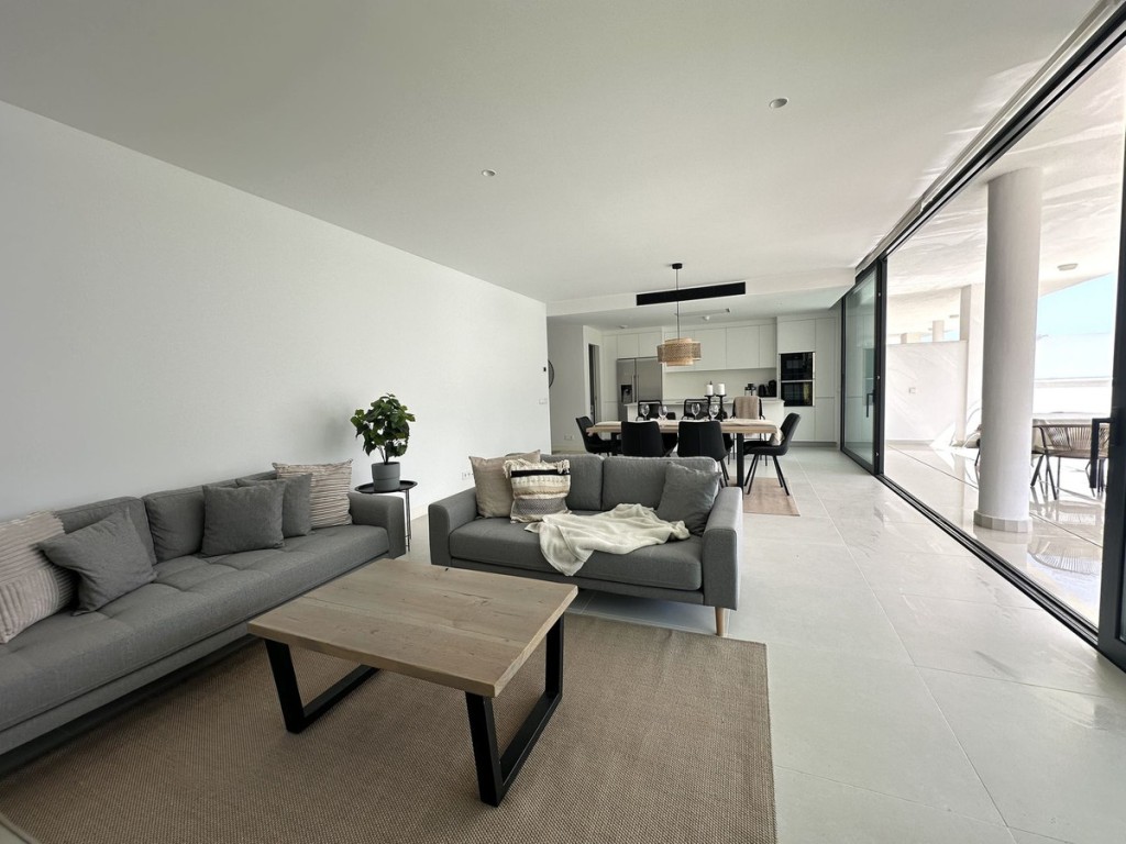 3 Bed, 2 Bath, ApartmentFor Sale, Fuengirola, Malaga