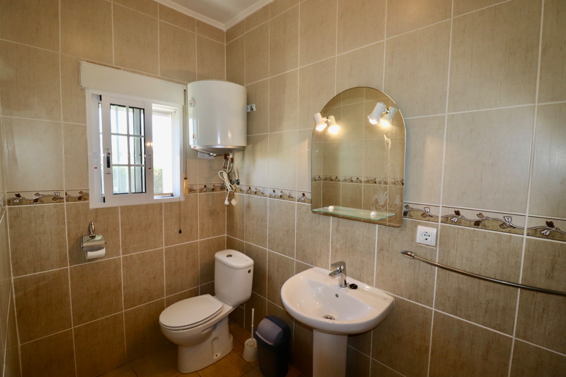 5 Bed, 4 Bath, HouseFor Sale, Catral, Alicante