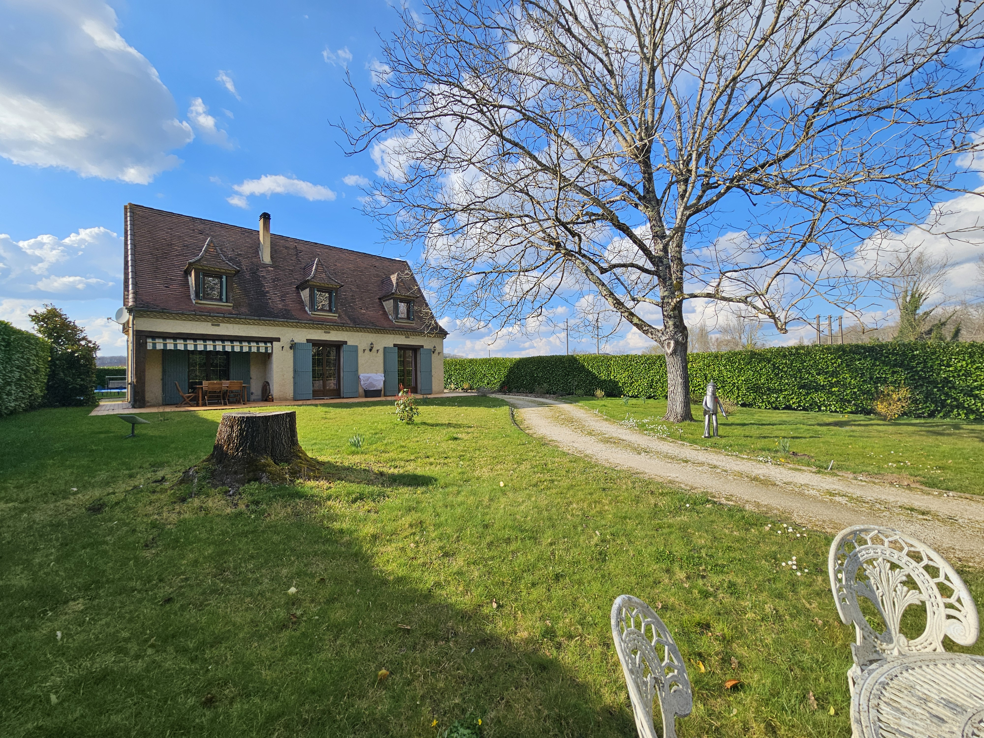 4 Bed, 1 Bath, HouseFor Sale, Lalinde, Dordogne, Aquitaine, 24150