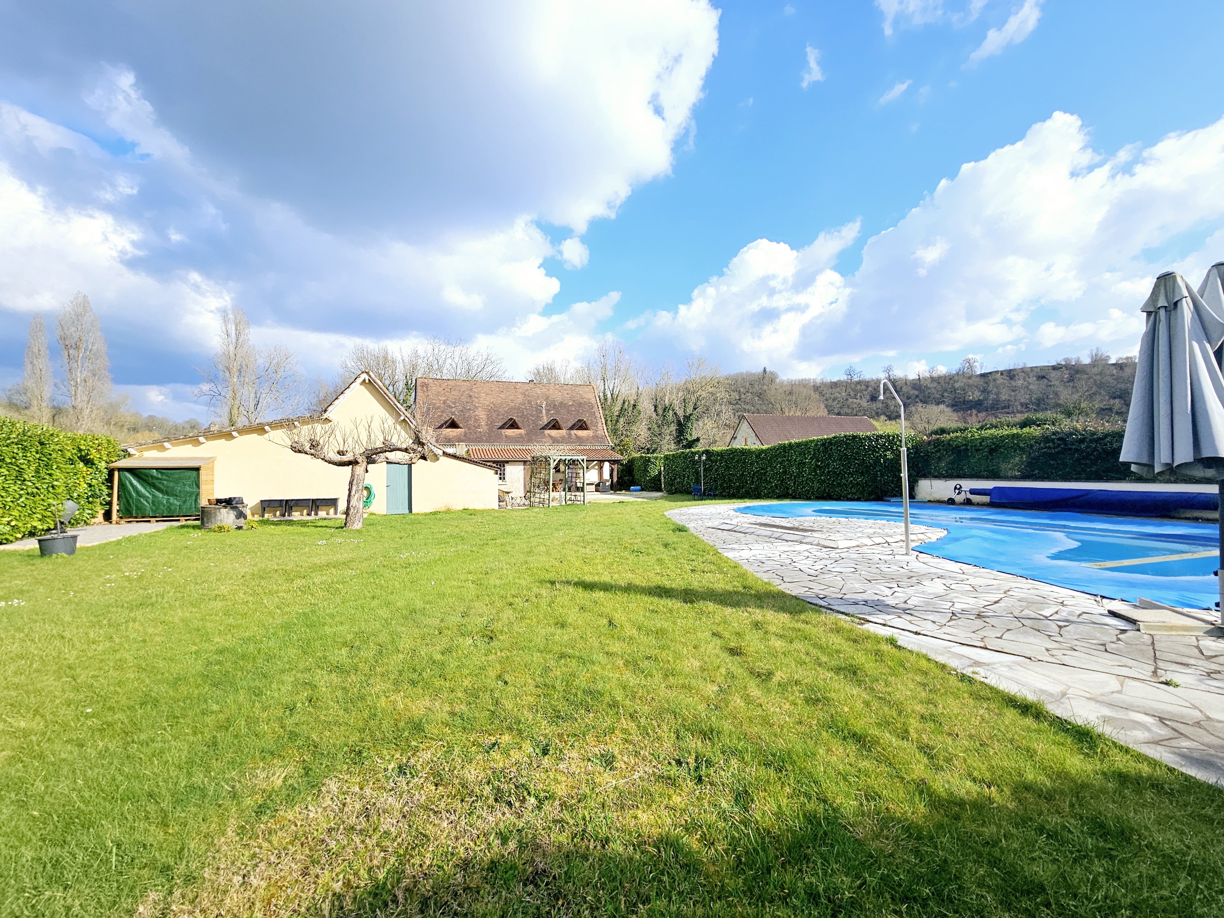 4 Bed, 1 Bath, HouseFor Sale, Lalinde, Dordogne, Aquitaine, 24150