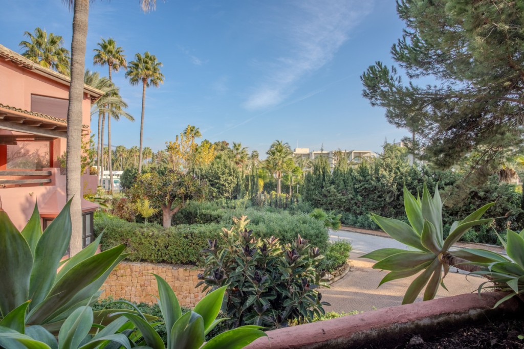 3 Bed, 3 Bath, ApartmentFor Sale, Estepona, Malaga