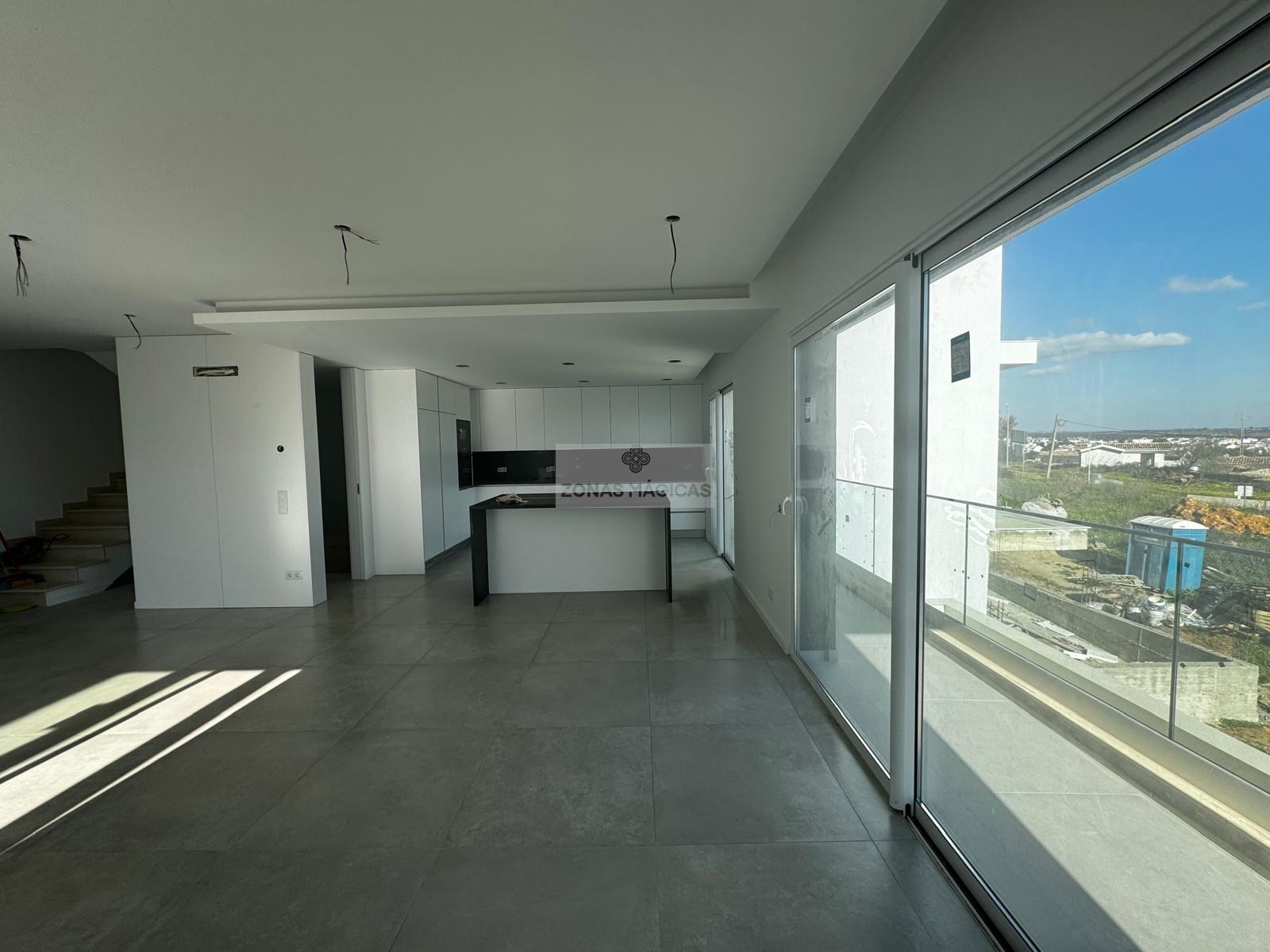 3 Bed, 4 Bath, HouseFor Sale, Portimao, Faro, 8500-132