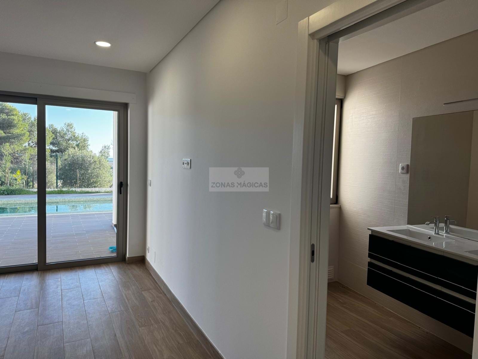 3 Bed, 4 Bath, HouseFor Sale, Mexilhoeira Grande, Portimão, Faro, 8500-130