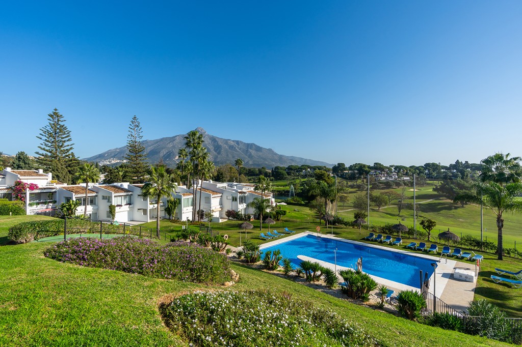 3 Bed, 2 Bath, ApartmentFor Sale, Nueva Andalucia, Malaga