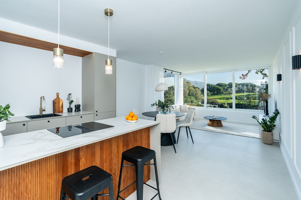 3 Bed, 2 Bath, ApartmentFor Sale, Nueva Andalucia, Malaga