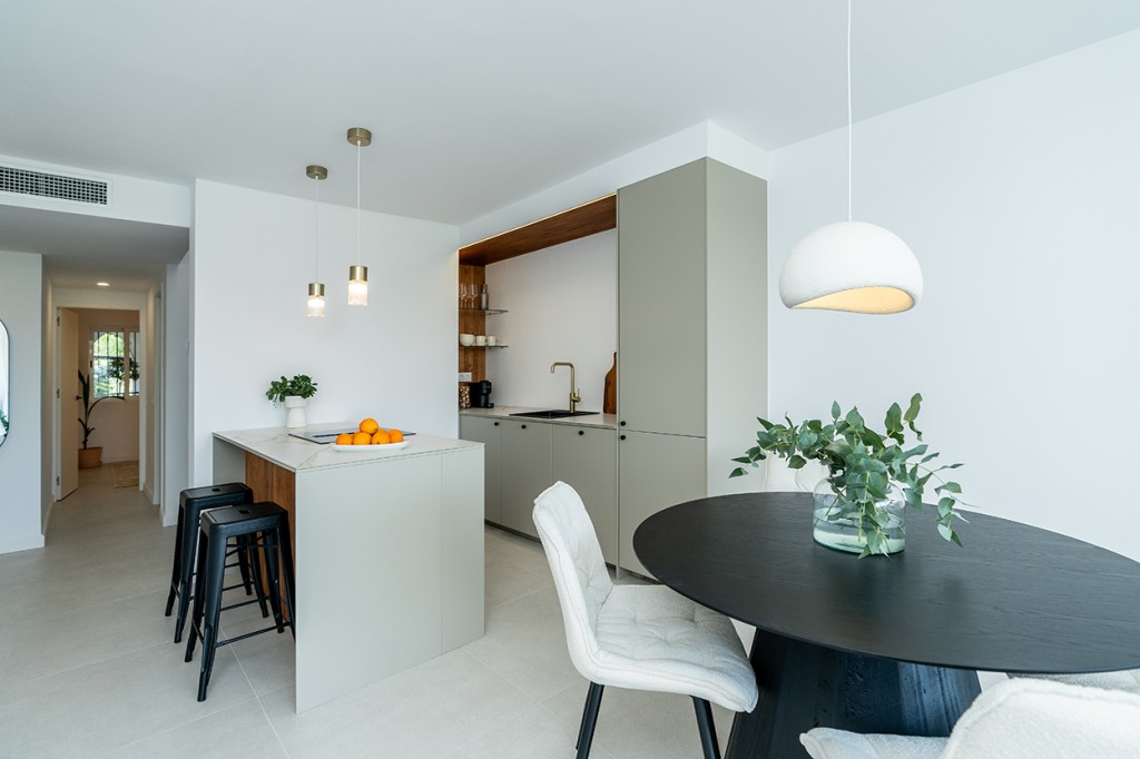 3 Bed, 2 Bath, ApartmentFor Sale, Nueva Andalucia, Malaga