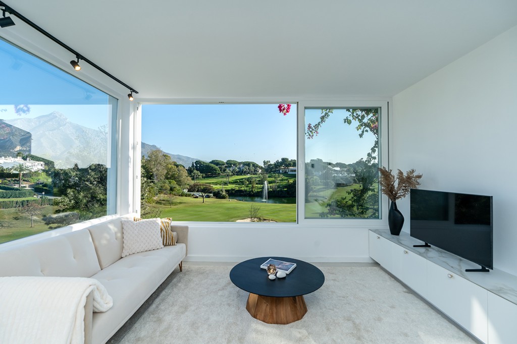 3 Bed, 2 Bath, ApartmentFor Sale, Nueva Andalucia, Malaga