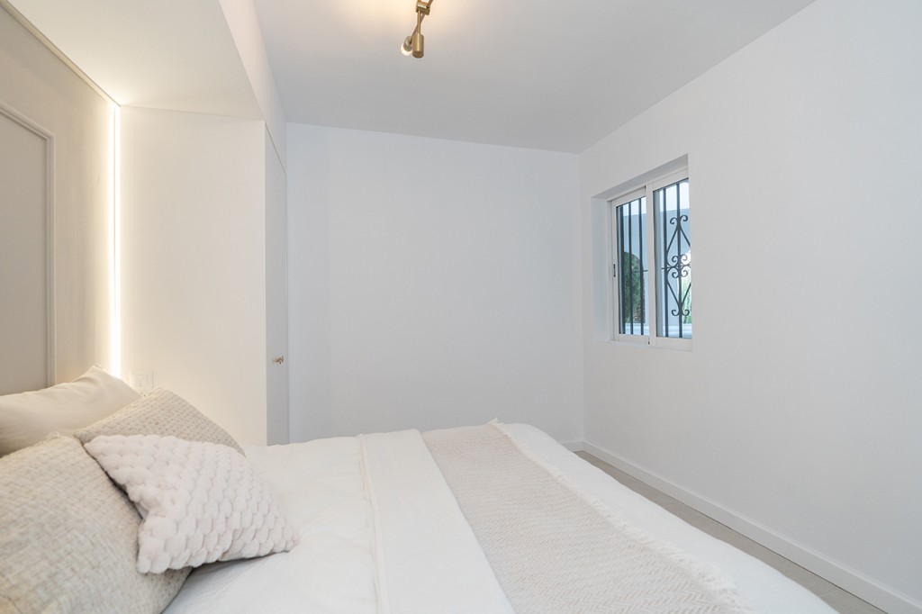 3 Bed, 2 Bath, ApartmentFor Sale, Nueva Andalucia, Malaga