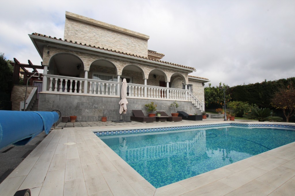 4 Bed, 3 Bath, HouseFor Sale, Marbella, Malaga