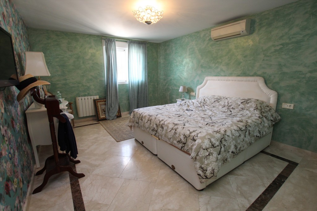 4 Bed, 3 Bath, HouseFor Sale, Marbella, Malaga