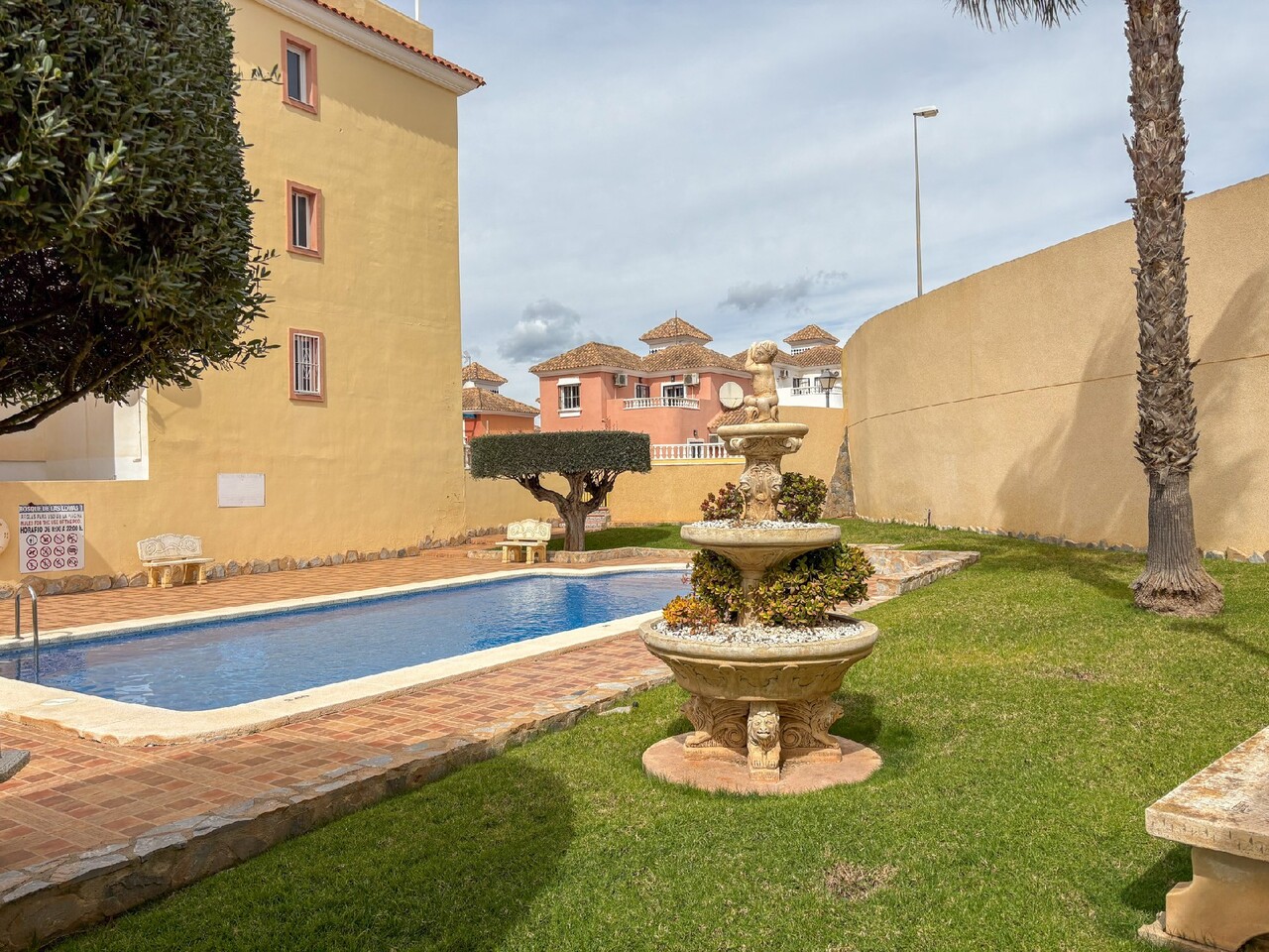 2 Bed, 1 Bath, ApartmentFor Sale, Villamartin, Alicante