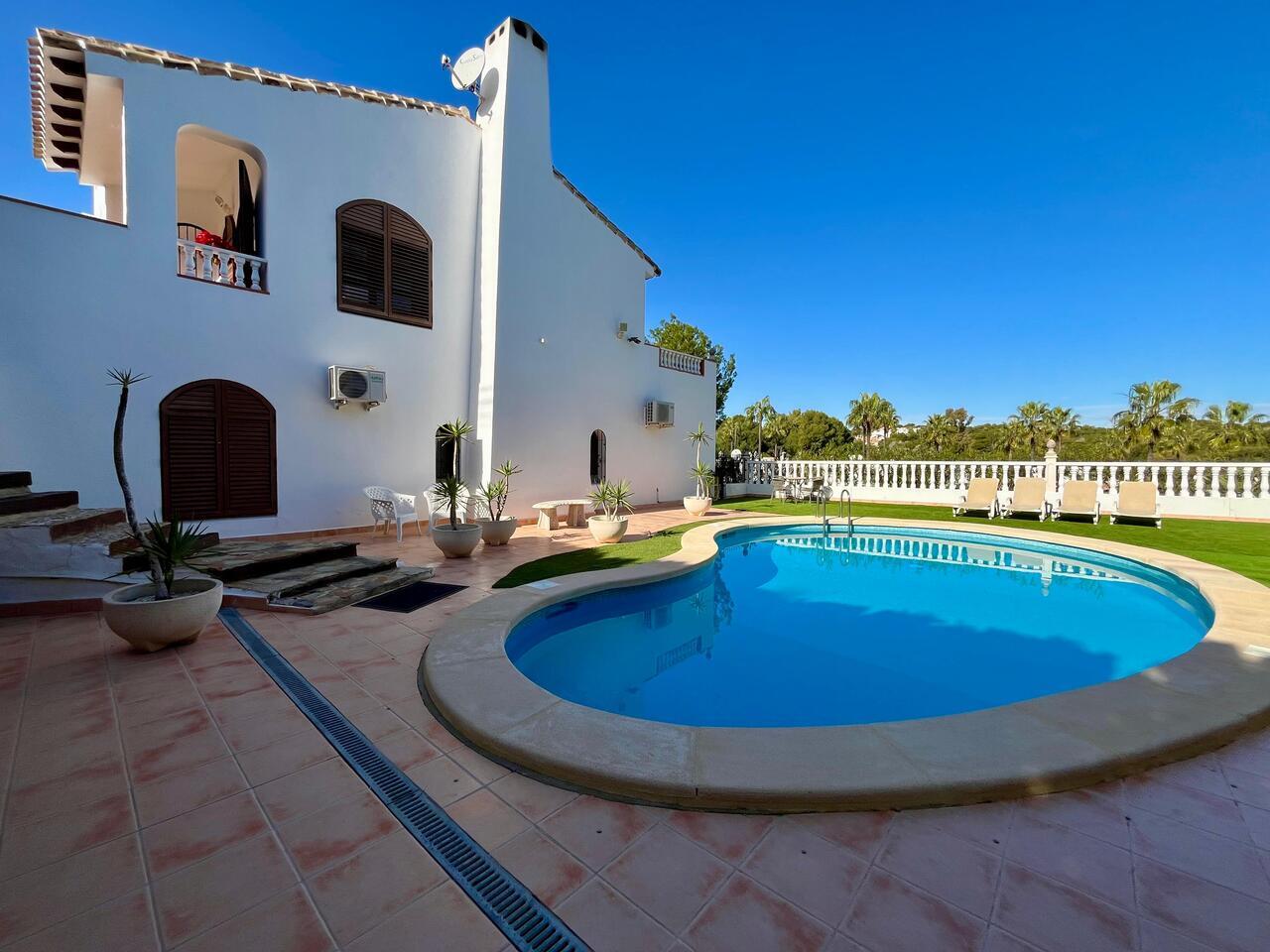 4 Bed, 2 Bath, HouseFor Sale, Villamartin, Alicante