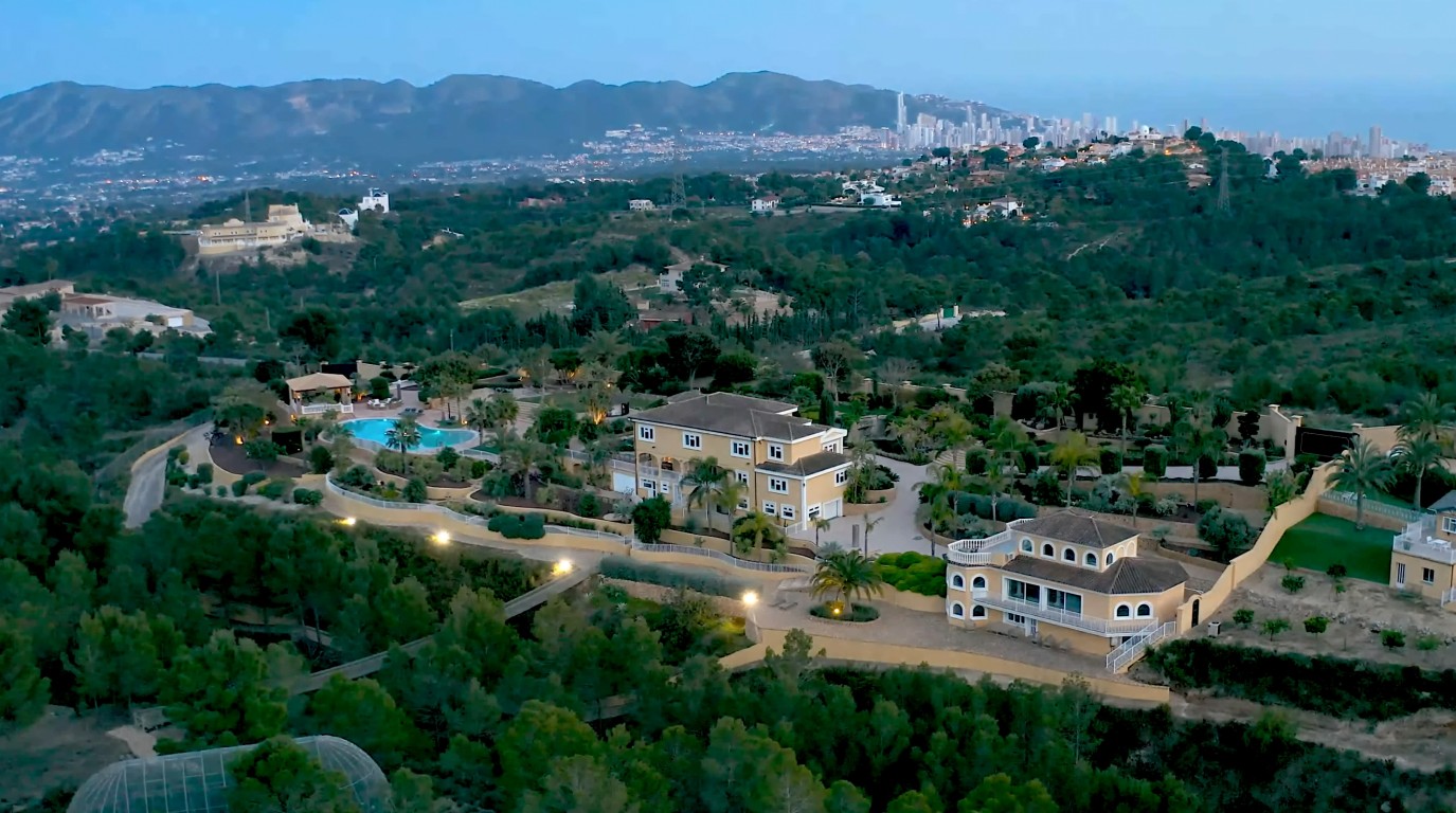 7 Bed, 5 Bath, HouseFor Sale, La Nucia, Alicante