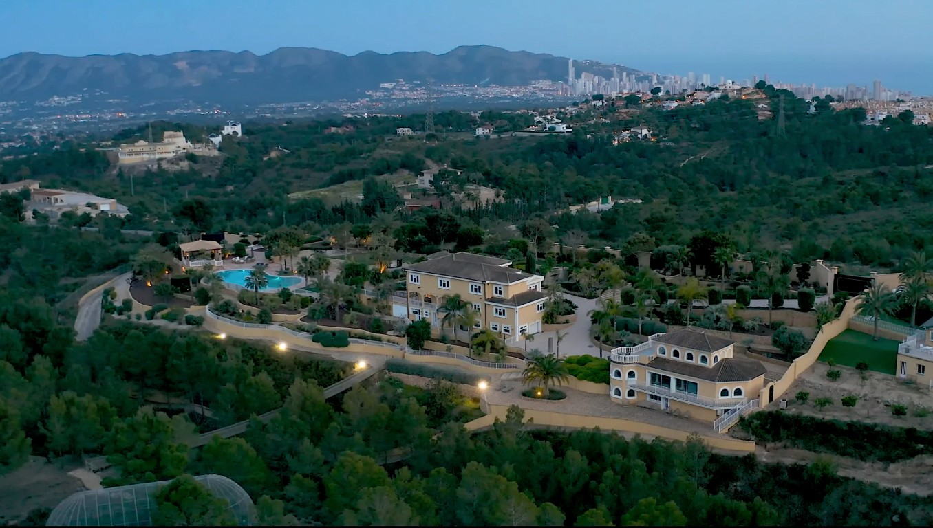 7 Bed, 5 Bath, HouseFor Sale, La Nucia, Alicante