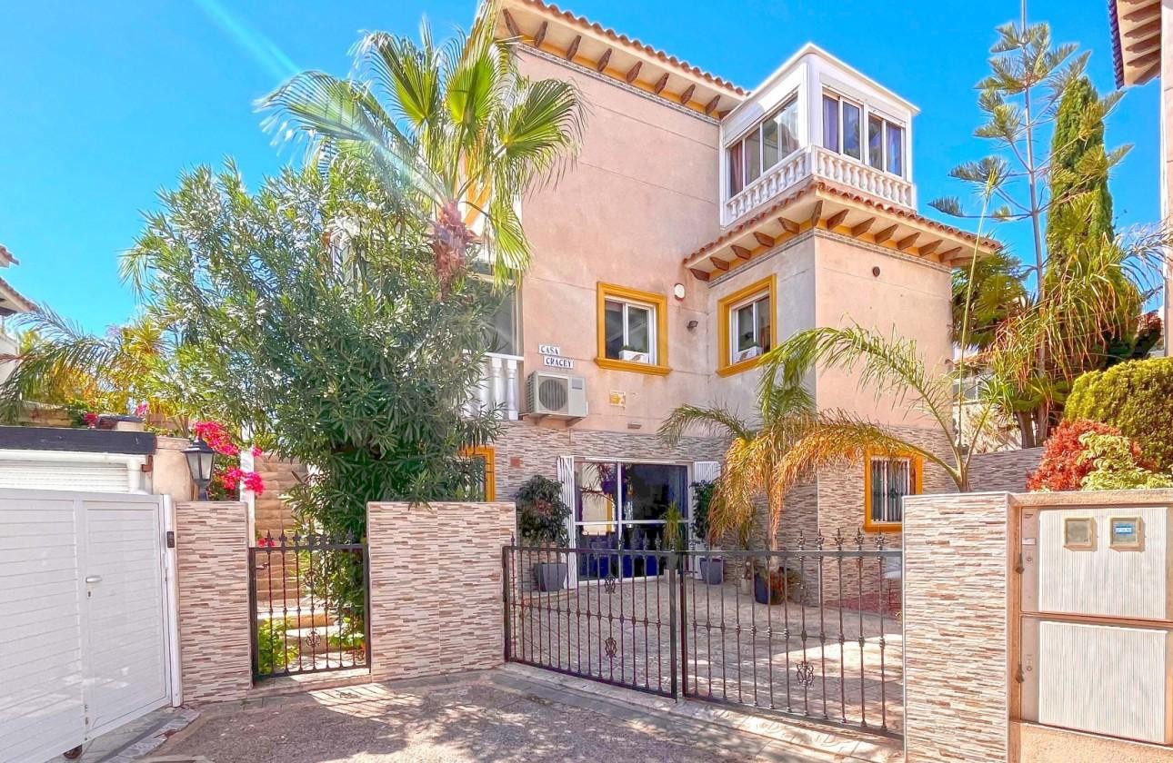 4 Bed, 3 Bath, HouseFor Sale, La Zenia, Alicante