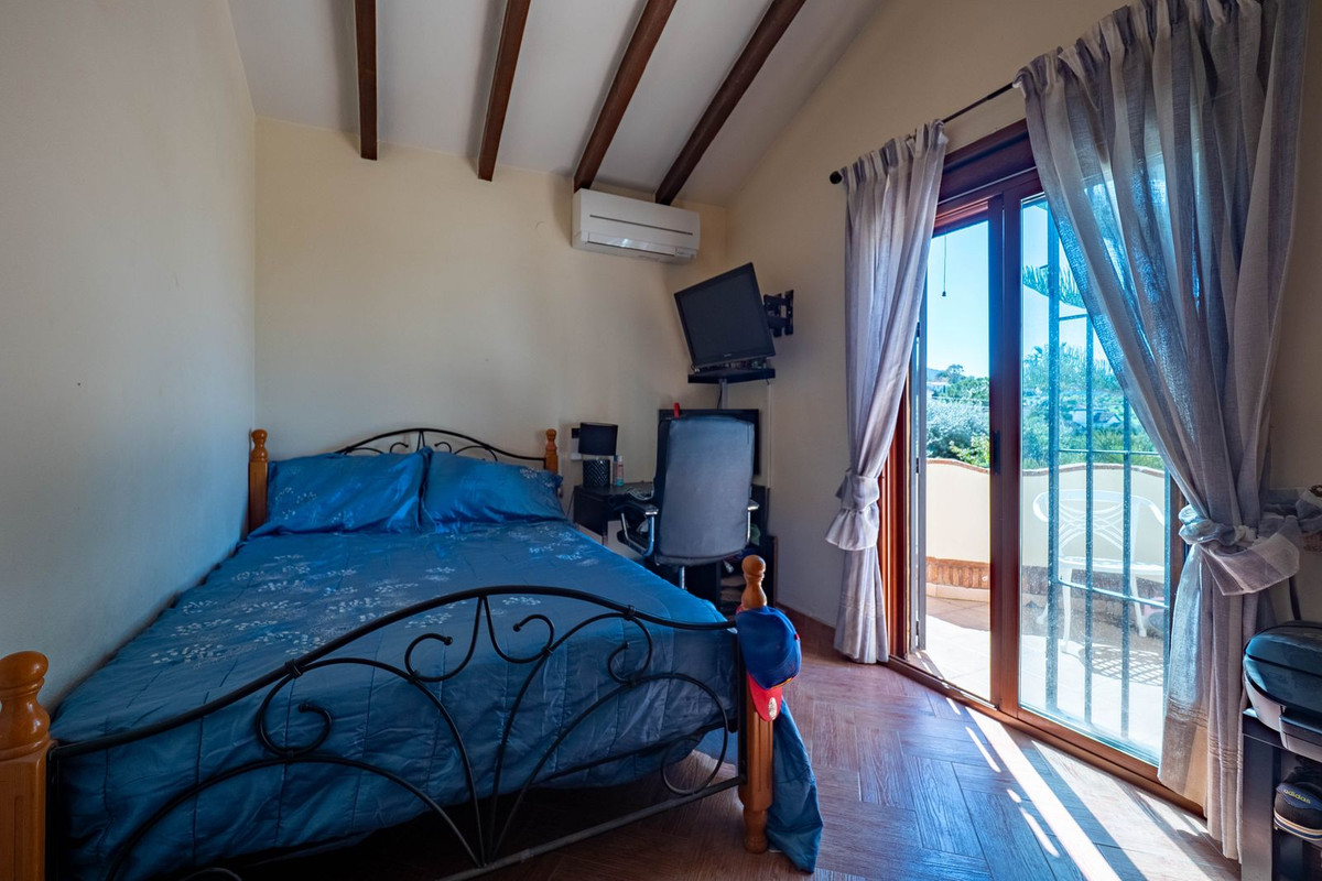 Alhaurin el Grande, Malaga, 4 Bedrooms Bedrooms, ,2 BathroomsBathrooms,For Sale,R5021104