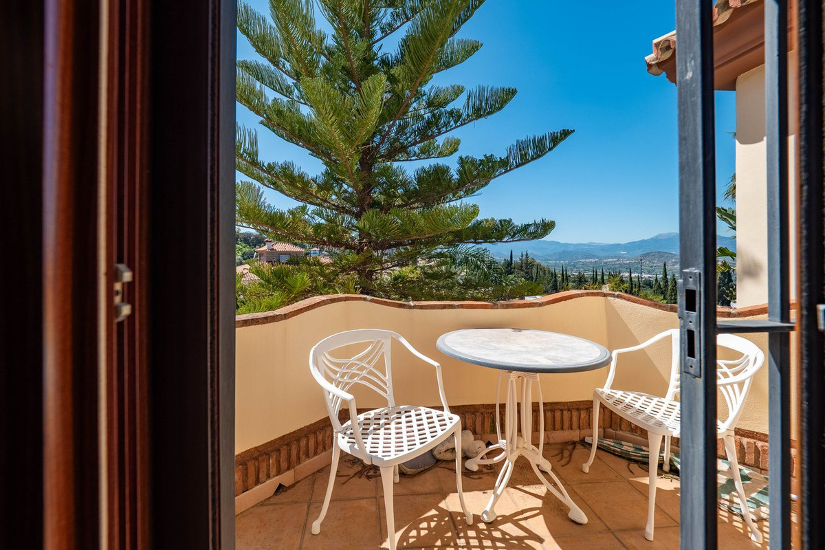 Alhaurin el Grande, Malaga, 4 Bedrooms Bedrooms, ,2 BathroomsBathrooms,For Sale,R5021104