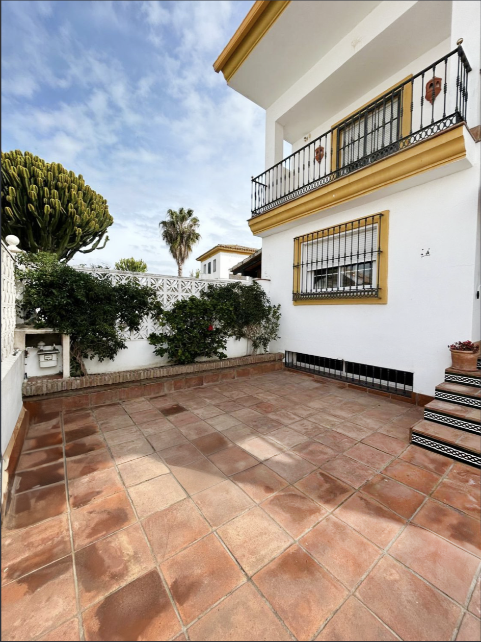 4 Bed, 3 Bath, HouseFor Sale, San Pedro de Alcantara, Malaga