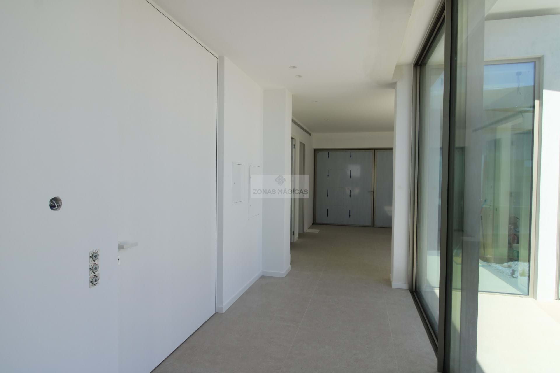 4 Bed, 6 Bath, HouseFor Sale, Lagos, Faro, 8600 4 Bed, 6 Bath, HouseFor Sale, Lagos, Faro, 8600