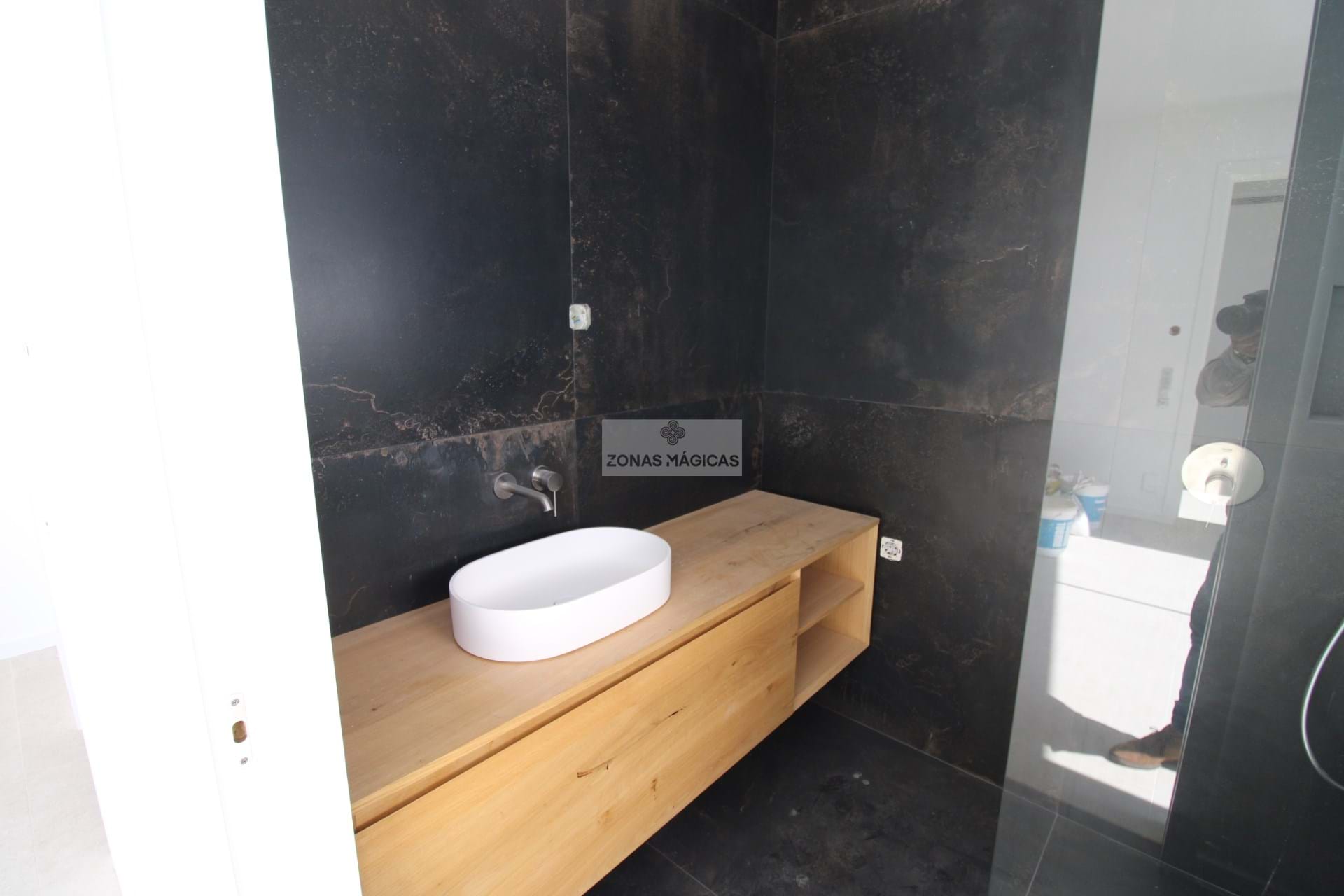 4 Bed, 6 Bath, HouseFor Sale, Lagos, Faro, 8600 4 Bed, 6 Bath, HouseFor Sale, Lagos, Faro, 8600