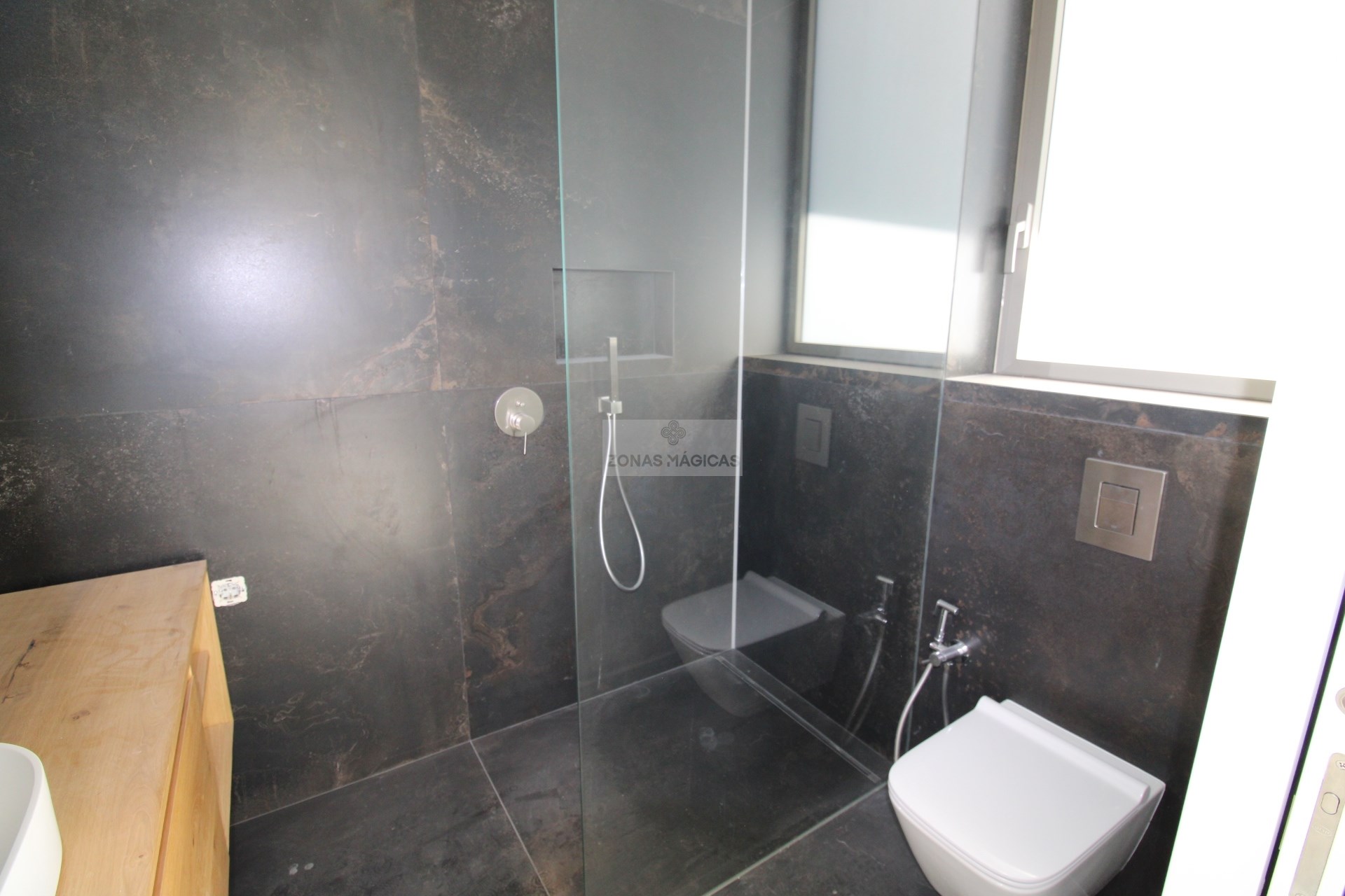 4 Bed, 6 Bath, HouseFor Sale, Lagos, Faro, 8600 4 Bed, 6 Bath, HouseFor Sale, Lagos, Faro, 8600