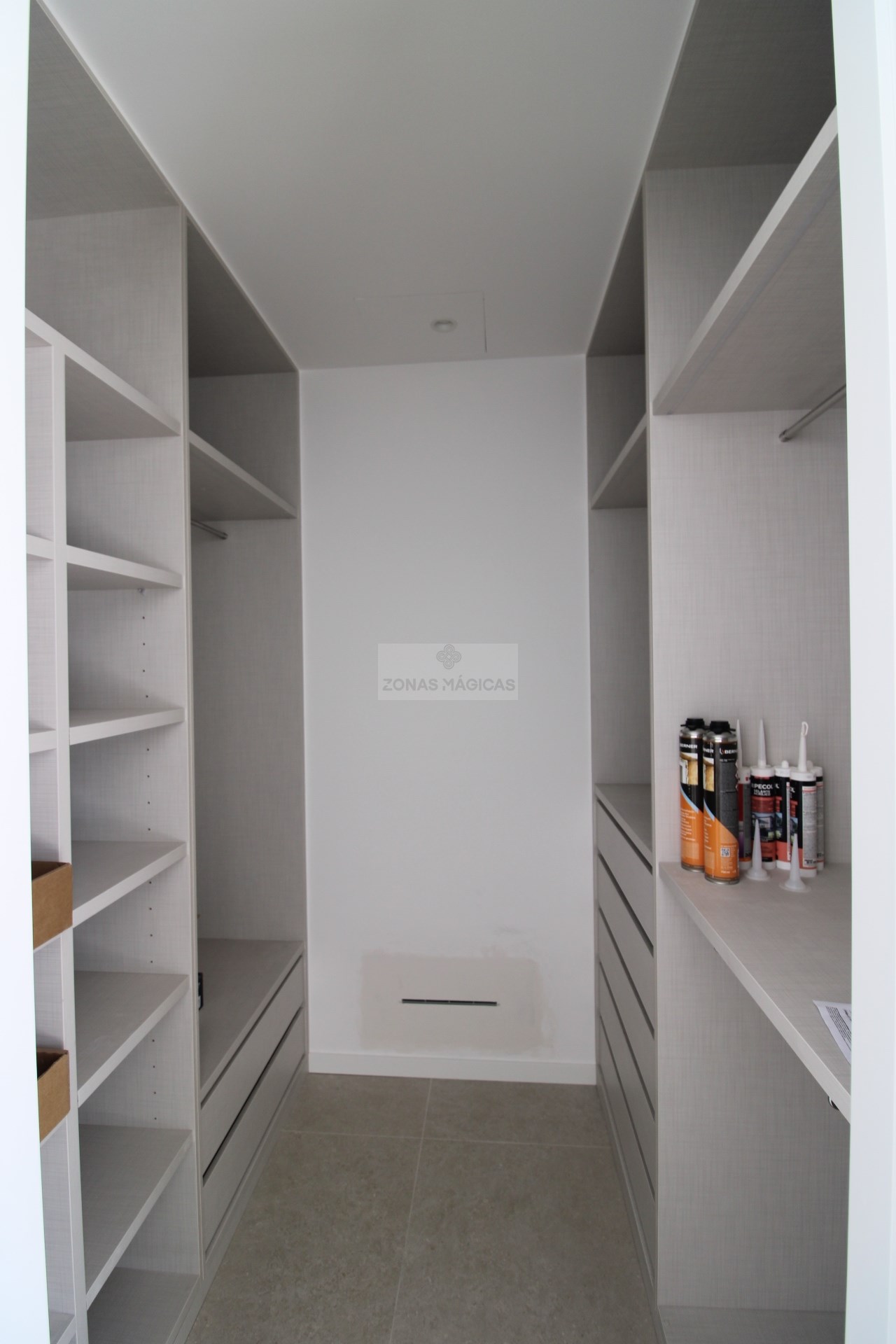 4 Bed, 6 Bath, HouseFor Sale, Lagos, Faro, 8600 4 Bed, 6 Bath, HouseFor Sale, Lagos, Faro, 8600