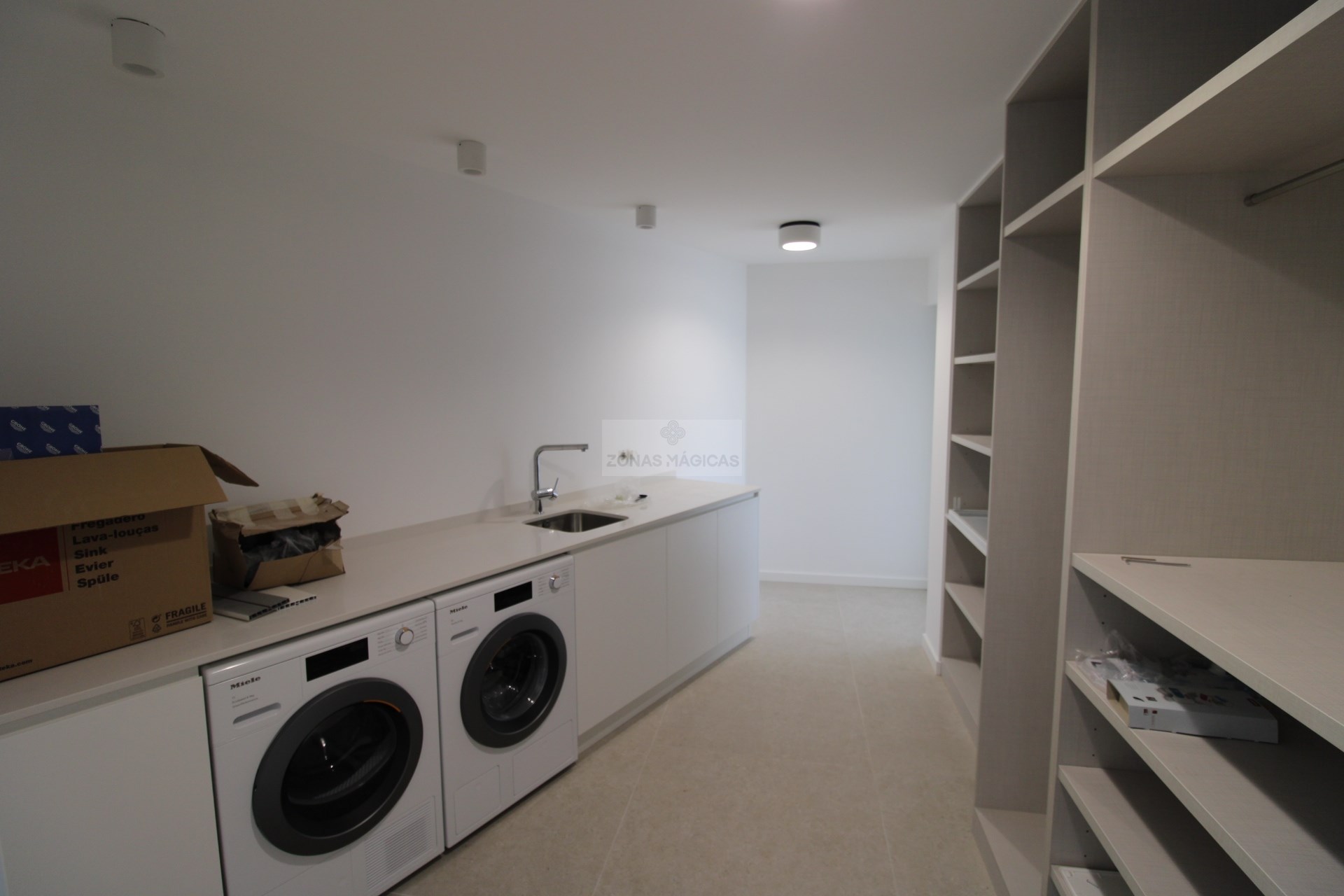 4 Bed, 6 Bath, HouseFor Sale, Lagos, Faro, 8600 4 Bed, 6 Bath, HouseFor Sale, Lagos, Faro, 8600