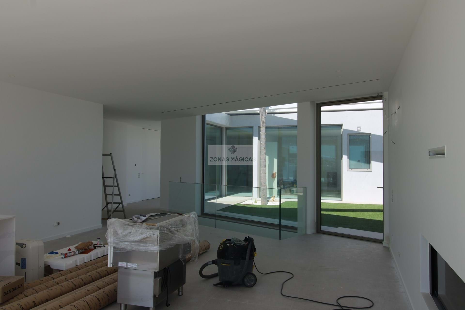 4 Bed, 6 Bath, HouseFor Sale, Lagos, Faro, 8600 4 Bed, 6 Bath, HouseFor Sale, Lagos, Faro, 8600