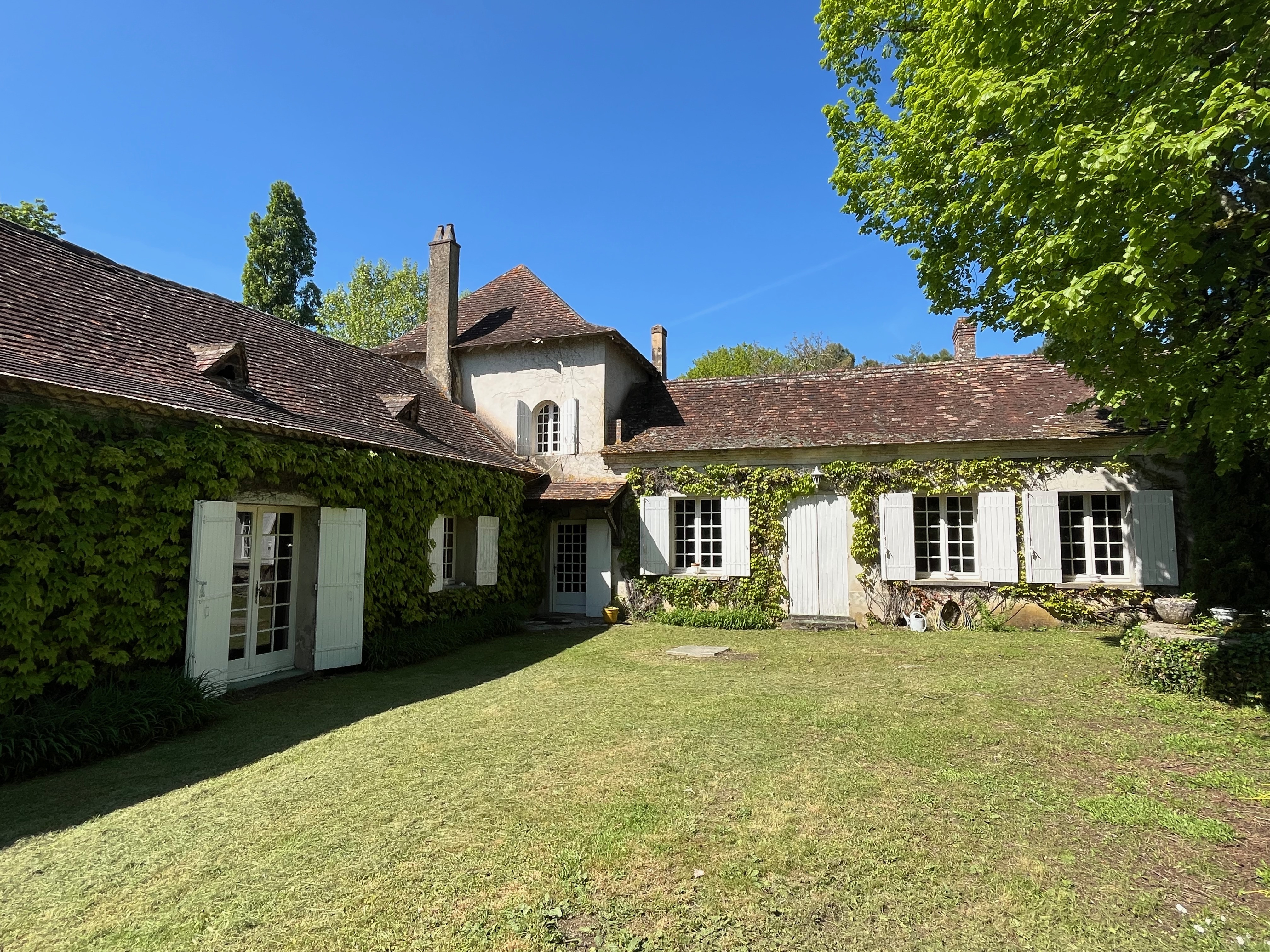 6 Bed, 2 Bath, HouseFor Sale, Bergerac, Dordogne, Aquitaine, 24100