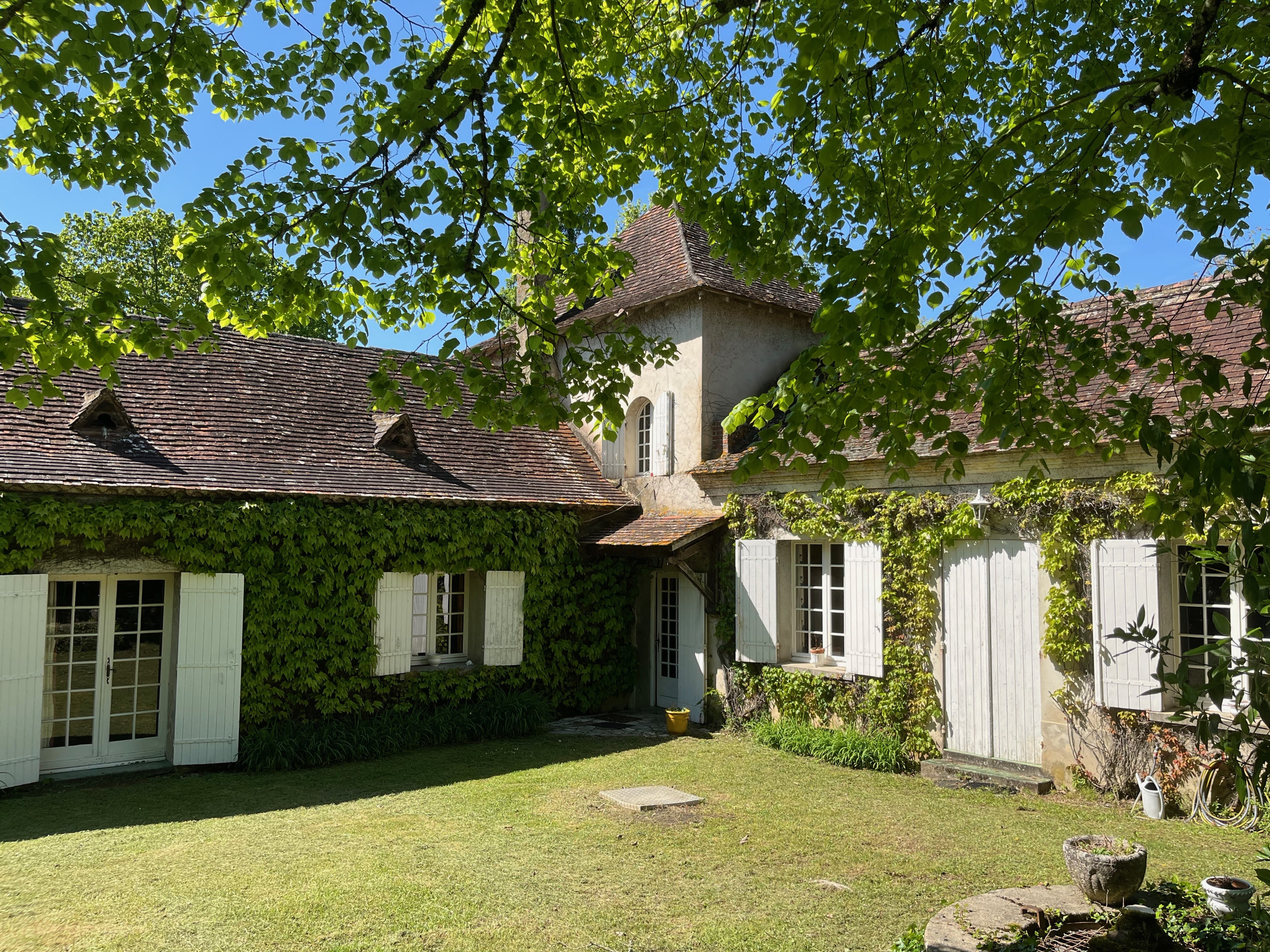 6 Bed, 2 Bath, HouseFor Sale, Bergerac, Dordogne, Aquitaine, 24100