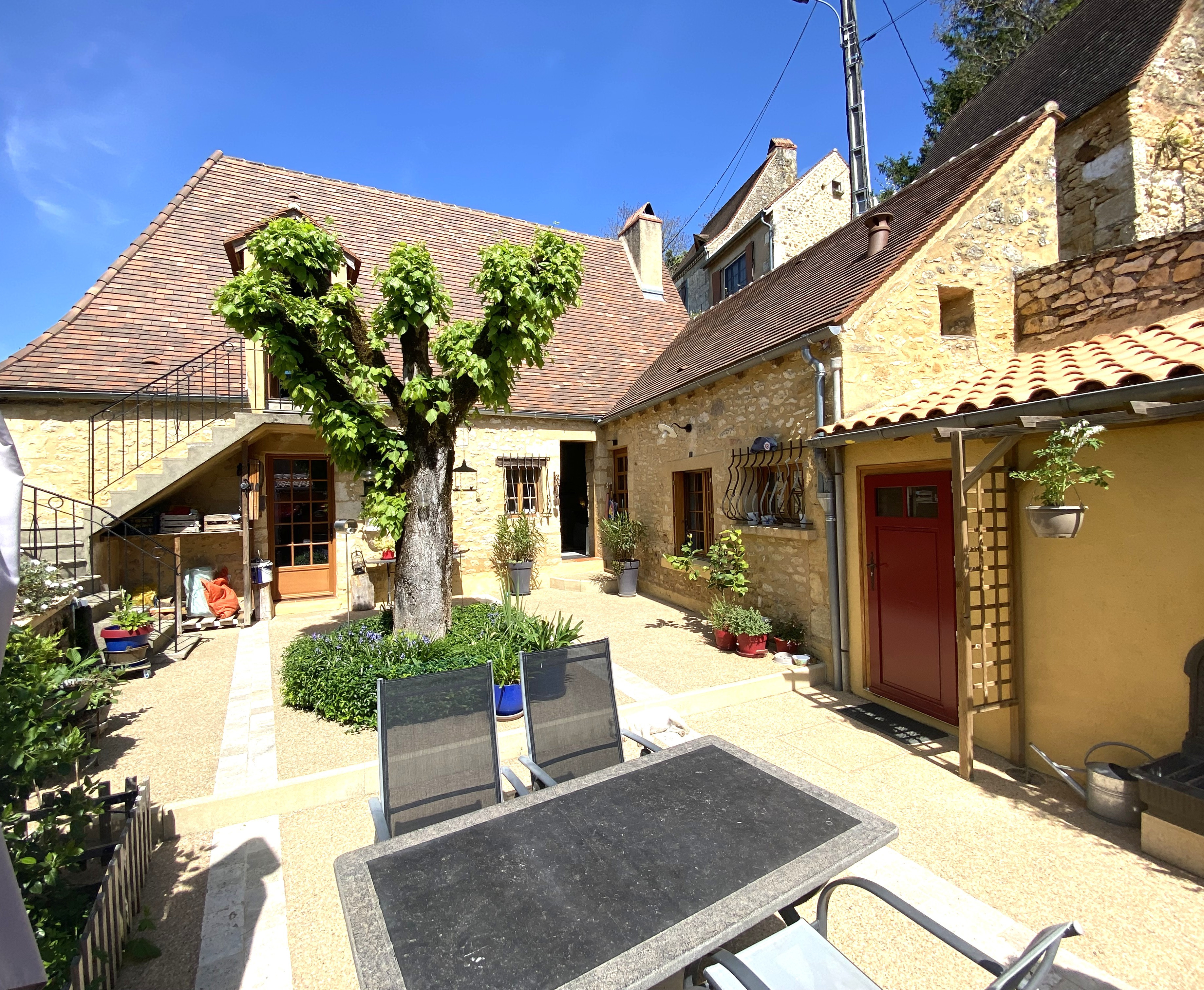 2 Bed, 1 Bath, HouseFor Sale, Saint-cyprien, Dordogne, Aquitaine, 24220