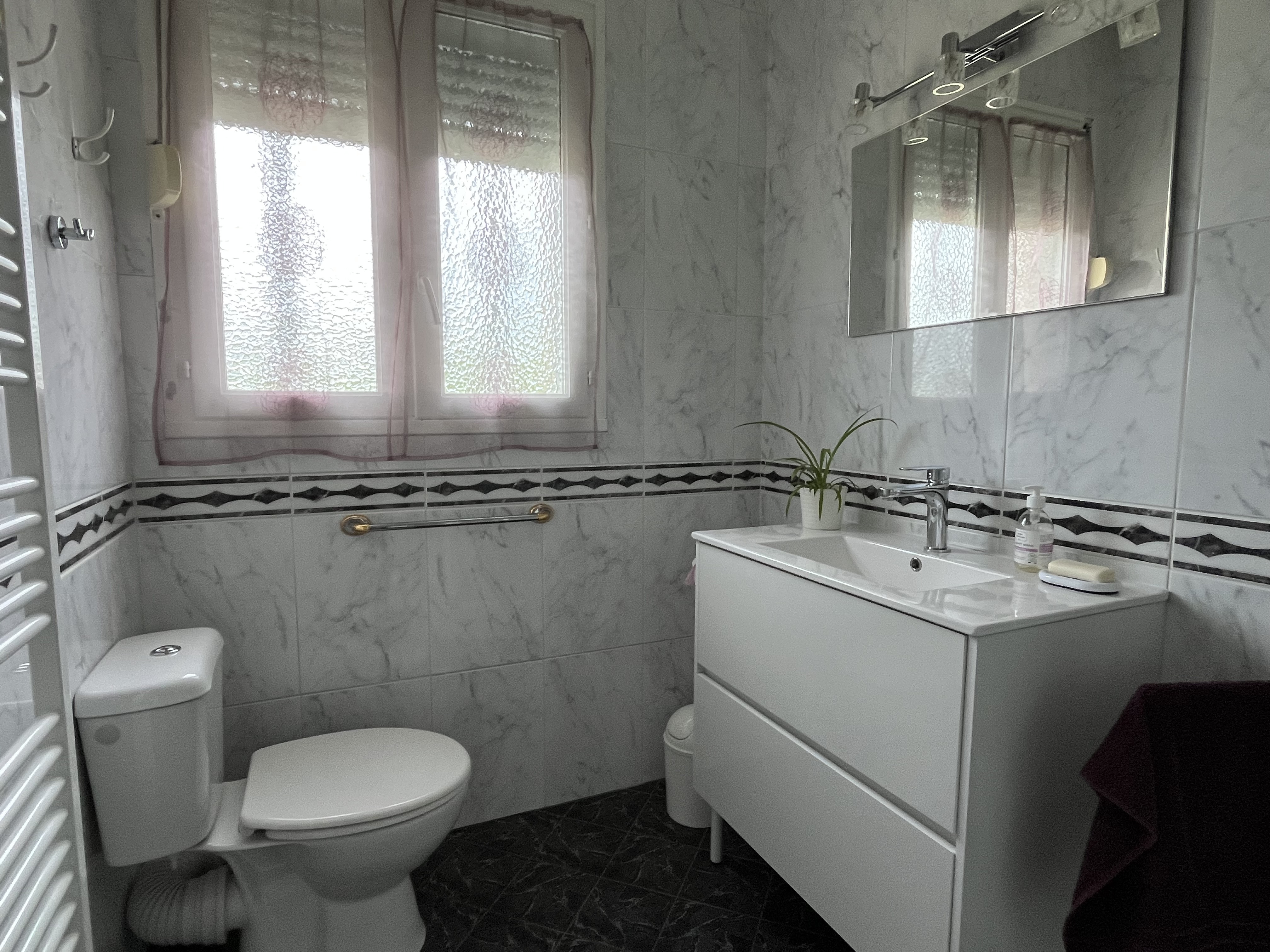 5 Bed, 2 Bath, HouseFor Sale, Bergerac, Dordogne, Aquitaine, 24100