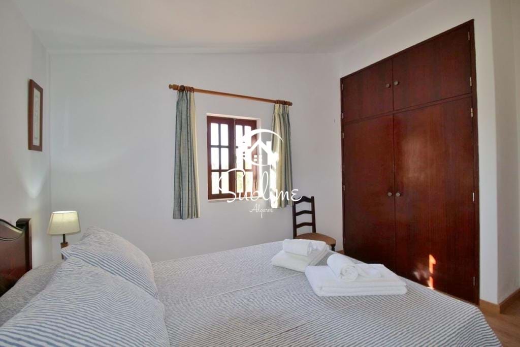 9 Bed, 3 Bath, HouseFor Sale, Praia da Luz, Lagos, Faro, 8600-109