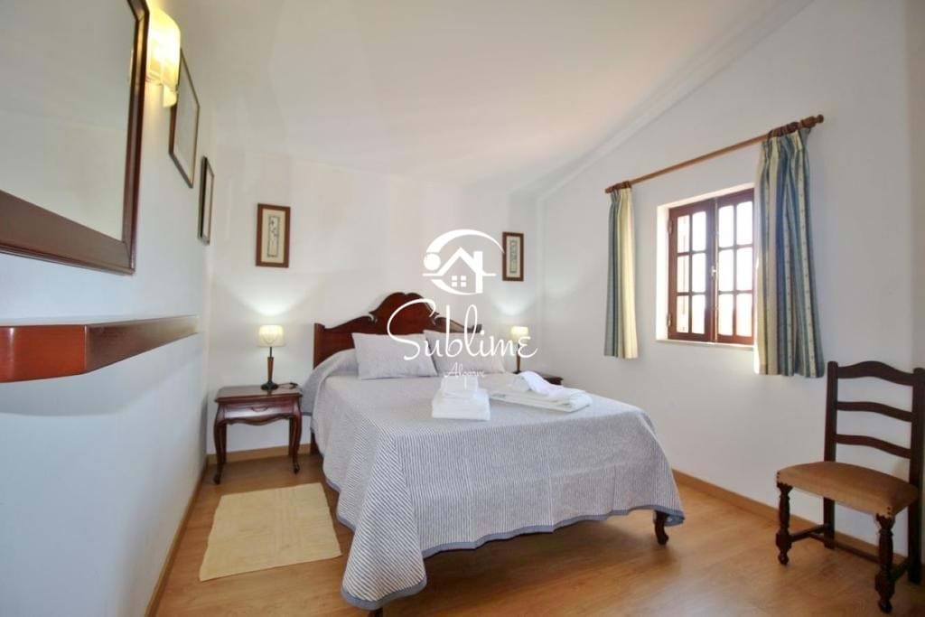 9 Bed, 3 Bath, HouseFor Sale, Praia da Luz, Lagos, Faro, 8600-109