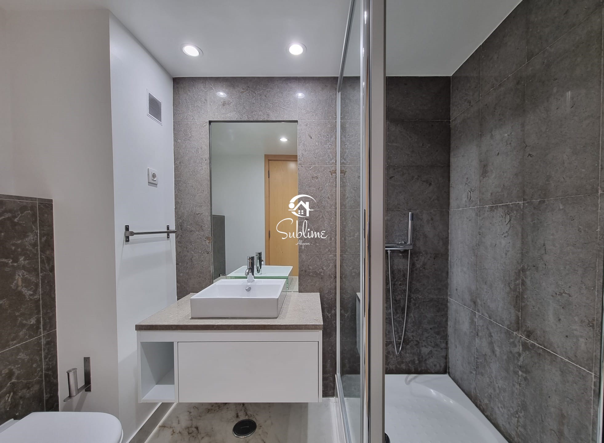 2 Bed, 3 Bath, ApartmentFor Sale, Lagos, Faro, 8600-315