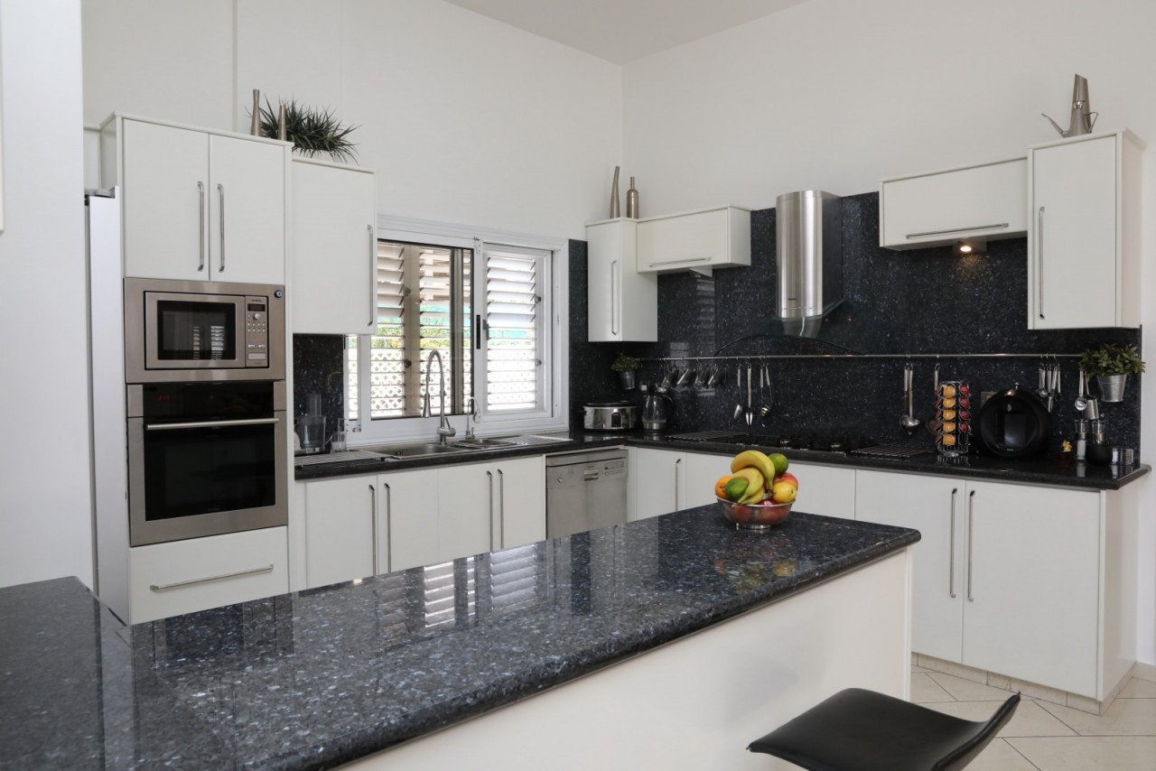 3 Bed, 2 Bath, HouseFor Sale, Kissonerga, Paphos